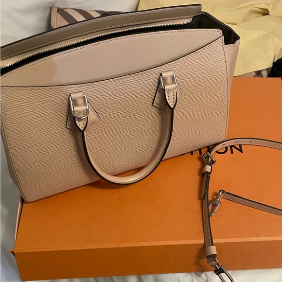 Authentic Louis Vuitton Marky MM purse - Picture 4 of 4